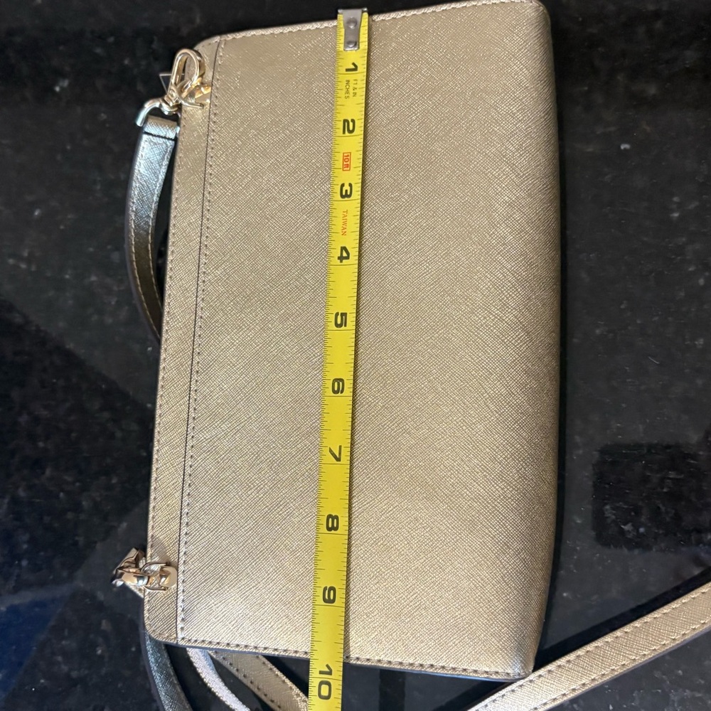 MICHAEL KORS Jet Set Travel  Leather Crossbody Authenticated - Picture 8 of 15